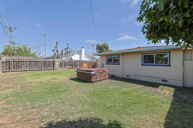 216 Crescent, Salinas CA: https://media.crmls.org/mediaz/f81e65f8-06f9-480b-a63f-7a713f948f87.jpg