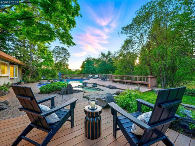 1804 Piedras Circle, Alamo CA: https://media.crmls.org/mediaz/f81ec863-bf43-4776-808d-ee3e6a48f3f5.jpg