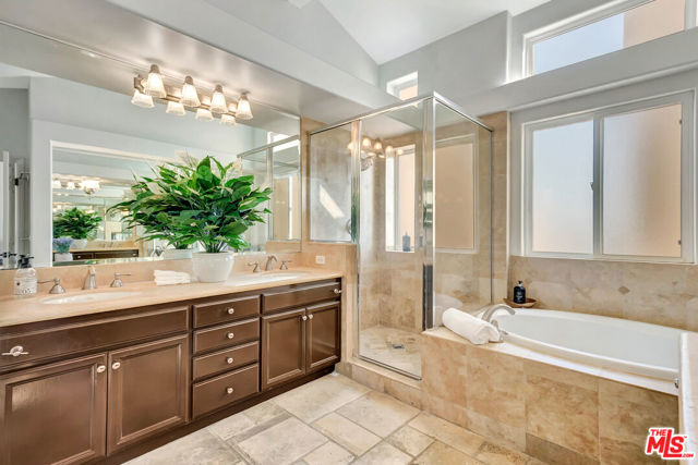 6438 Lunita Road, Malibu CA: https://media.crmls.org/mediaz/f81f67cb-0a31-4af3-9799-8436fa4d4191.jpg