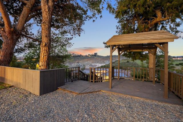 5632 Lone Star Drive, San Diego CA: https://media.crmls.org/mediaz/f81ff1cf-be4e-4d51-ba3c-650676950bdc.jpg