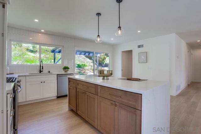 12701 Mcferon Rd, Poway CA: https://media.crmls.org/mediaz/f8200658-35de-42dc-a6b4-130a51da759f.jpg