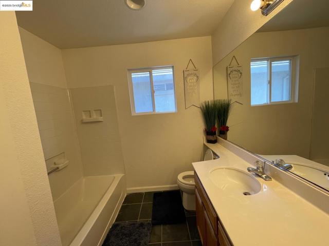 4529 Pronghorn Way, Antioch CA: https://media.crmls.org/mediaz/f8201503-2c60-47b9-92f9-beeb9463bc74.jpg