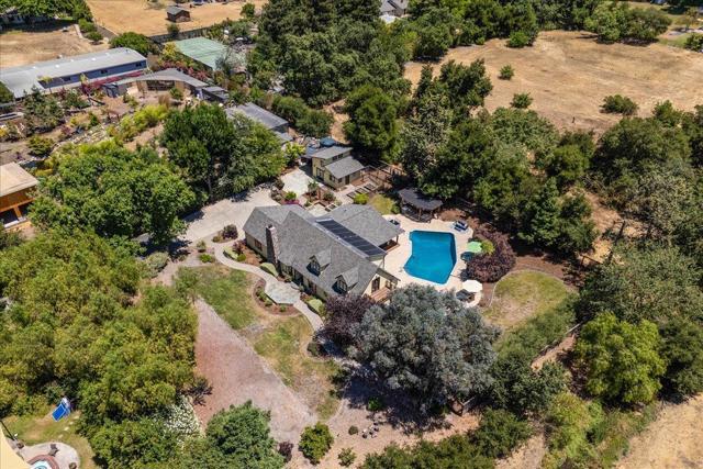 21400 Tierra Grande Court, San Jose CA: https://media.crmls.org/mediaz/f82021f6-6c09-4844-9bdf-e8d8a33f4c33.jpg