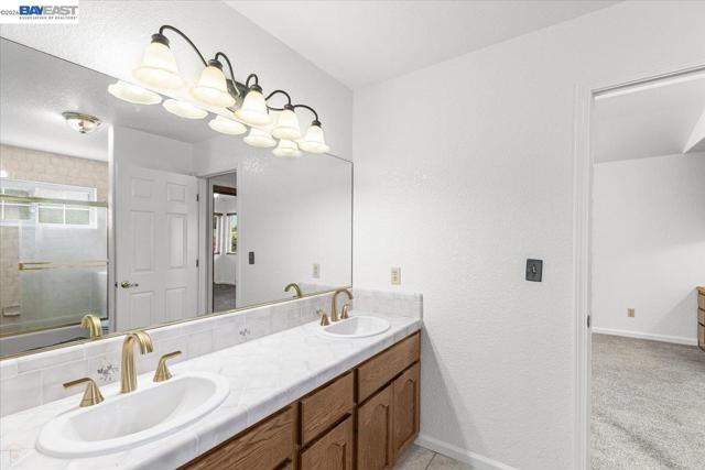 27000 S Hillview St, Tracy CA: https://media.crmls.org/mediaz/f82034bc-6660-4c05-8e67-822c4bac19fb.jpg