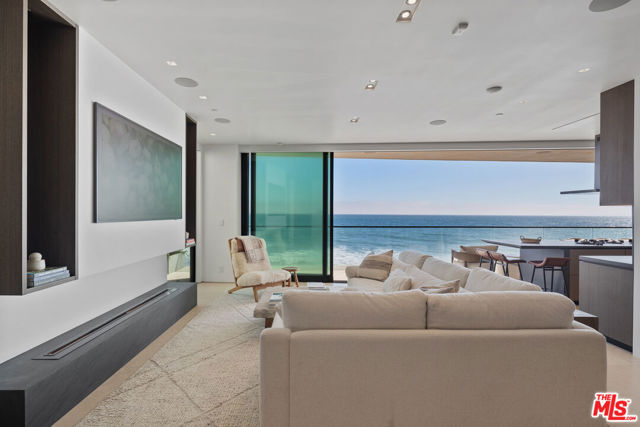 18954 Pacific Coast Highway, Malibu CA: https://media.crmls.org/mediaz/f820dce8-bf08-4b03-92d5-8640b265075f.jpg