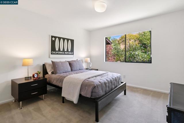 127 Devin Dr, Moraga CA: https://media.crmls.org/mediaz/f820e72c-bd91-4bd4-a951-f2acc83f4a97.jpg