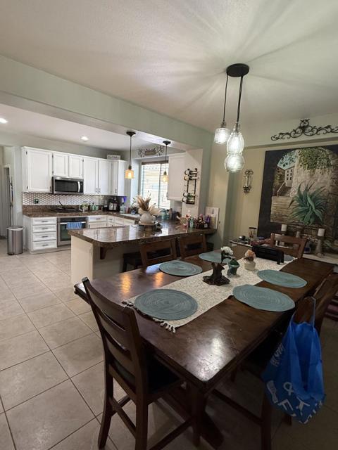 42276 Revere Street, Indio CA: https://media.crmls.org/mediaz/f821c32c-dd5e-495f-a779-bd7f9c27d57b.jpg