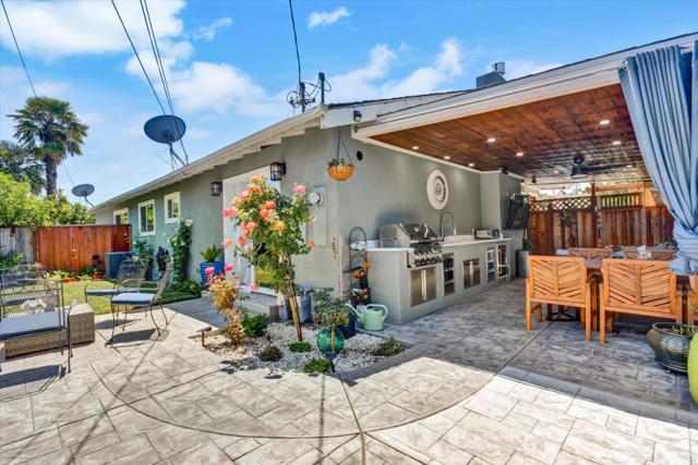 163 Roxbury, Santa Clara CA: https://media.crmls.org/mediaz/f821e2aa-8bce-4d2a-9e39-3a43ac52ab56.jpg