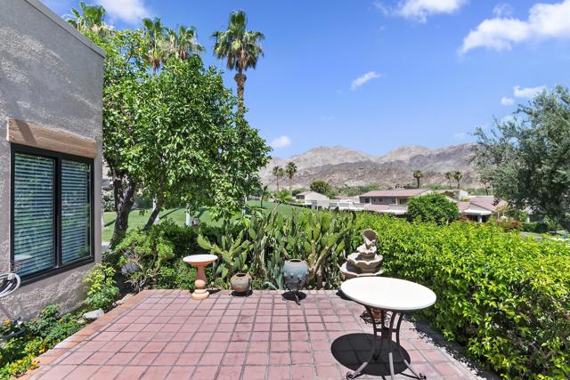 72416 Sommerset Drive, Palm Desert CA: https://media.crmls.org/mediaz/f822eccd-7863-467a-97bd-37b6555e9d20.jpg
