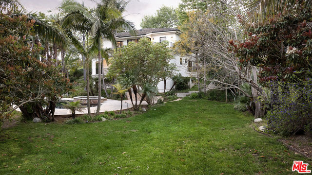 28902 Verde Mesa Lane, Malibu CA: https://media.crmls.org/mediaz/f822fc3c-b3bc-4bca-b852-3ddadec51170.jpg