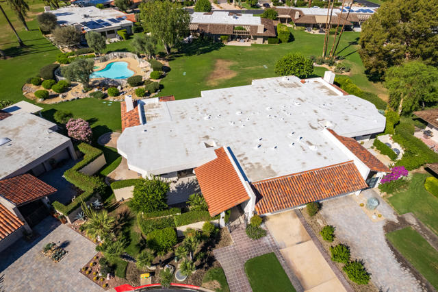 9 Wake Forest Court, Rancho Mirage CA: https://media.crmls.org/mediaz/f8235168-6133-44aa-be85-69cefbb92e92.jpg