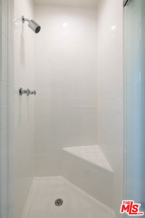 3987 Roxton Avenue, Los Angeles CA: https://media.crmls.org/mediaz/f8247e63-7aa3-4bdd-833f-00153e73d135.jpg