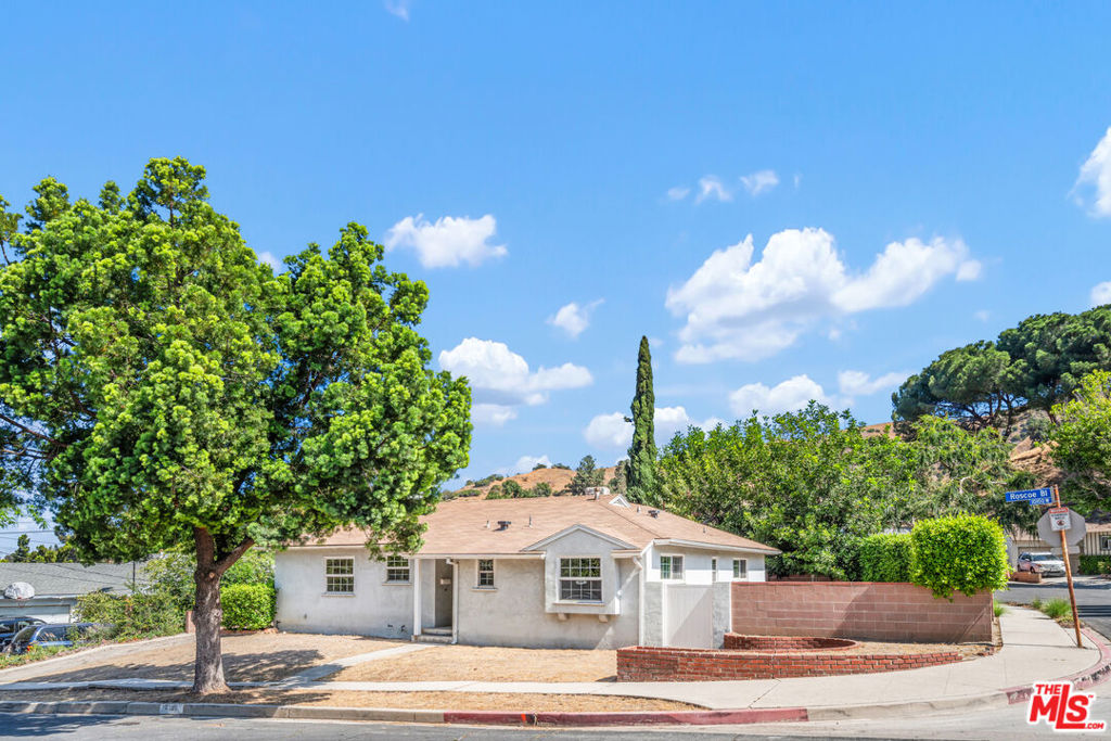 10101 Roscoe Boulevard