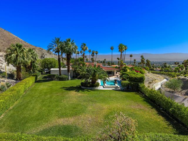 40480 Via Entrada, Rancho Mirage CA: https://media.crmls.org/mediaz/f8255e5c-aa81-43ff-9a33-8048fafe1e39.jpg