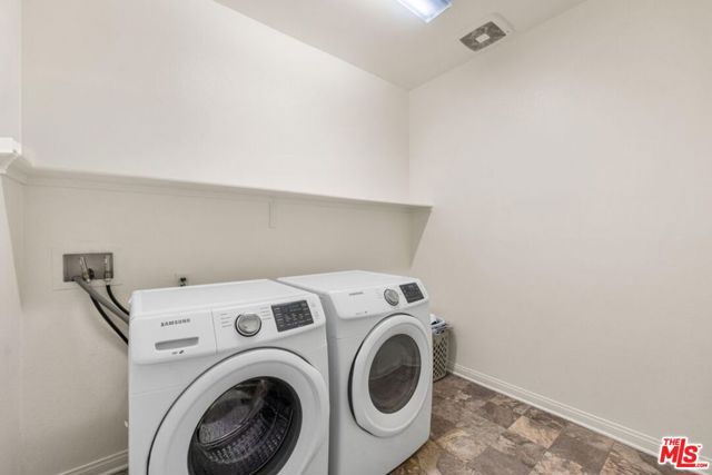 2906 Crocus Place, Palmdale CA: https://media.crmls.org/mediaz/f825db2a-e02b-471c-84bd-99b260a400b2.jpg