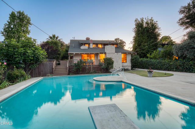 676 S Madison Avenue, Pasadena CA: https://media.crmls.org/mediaz/f82650f7-6f79-408f-90dd-a71cd8cb19ad.jpg