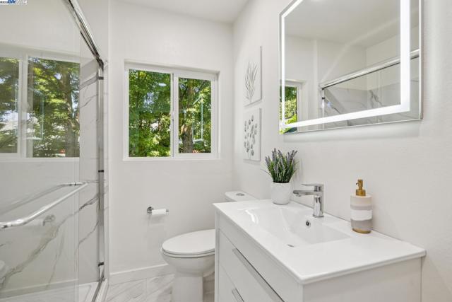 3296 Walnut Ln, Lafayette CA: https://media.crmls.org/mediaz/f827b40a-9902-42bf-bb9c-daa551d80ab8.jpg