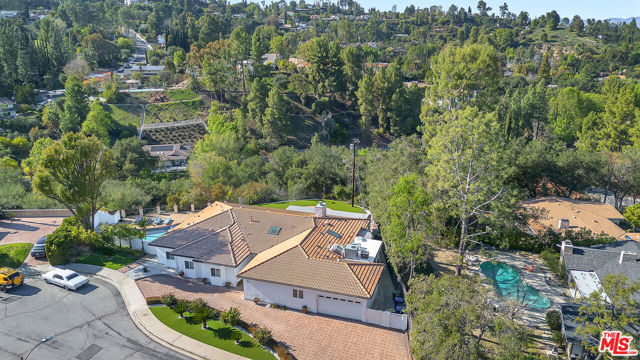 4311 Coquette Place, Tarzana CA: https://media.crmls.org/mediaz/f827f67d-e87b-4668-87ab-22afb52c042e.jpg