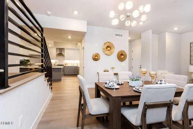 719 S Marengo Avenue, Pasadena CA: https://media.crmls.org/mediaz/f828452c-28cb-4aee-9fba-f03e706f7949.jpg