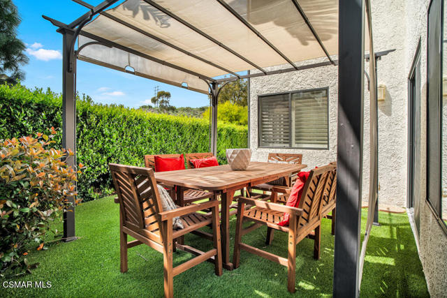 6057 Rainbow Hill Road, Agoura Hills CA: https://media.crmls.org/mediaz/f82890af-1e05-4c9f-841e-0e3b96894941.jpg