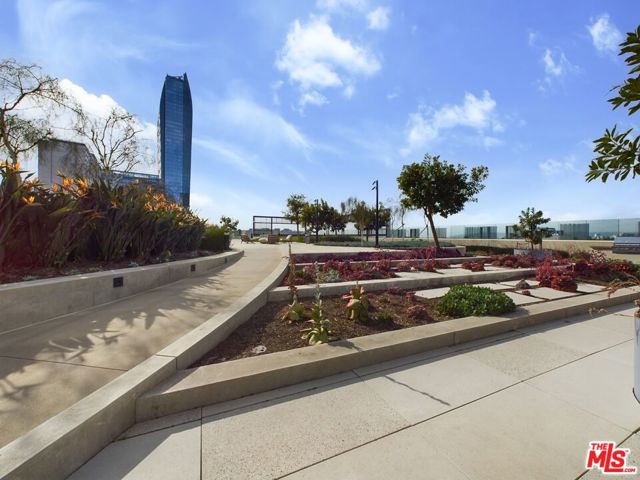 Image 13 of 16 For 889 Francisco Street 3801