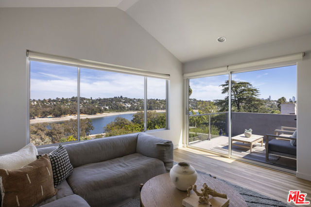 2264 Moreno Drive, Los Angeles CA: https://media.crmls.org/mediaz/f828cc1f-863a-47b0-958b-73b4a3f87da0.jpg