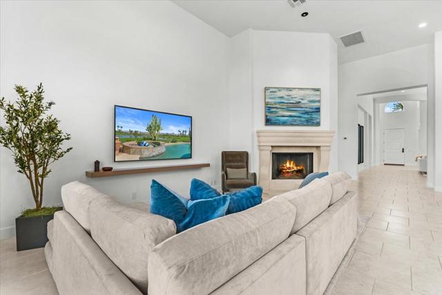 14-79370 Mission Dr W-15