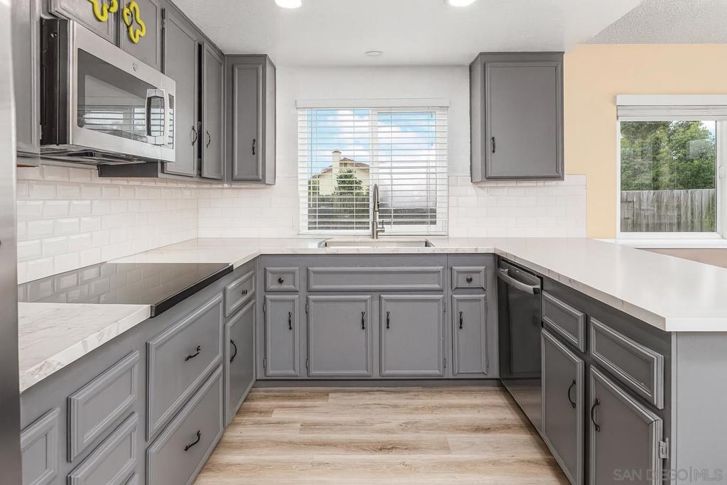 MLS #250032958SD img 6