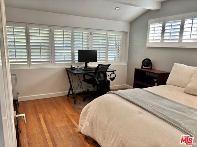 22491 Domingo Road, Woodland Hills CA: https://media.crmls.org/mediaz/f82a78f9-0121-4ffc-a2fd-135716cafed7.jpg