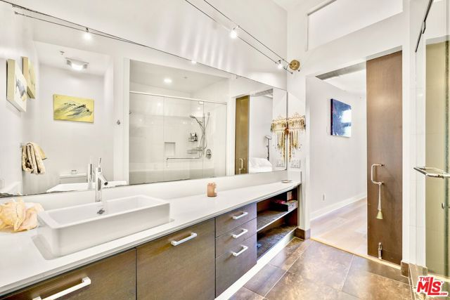13320 Beach Avenue, Marina del Rey CA: https://media.crmls.org/mediaz/f82af310-7497-41a0-8174-91e4d0218e93.jpg