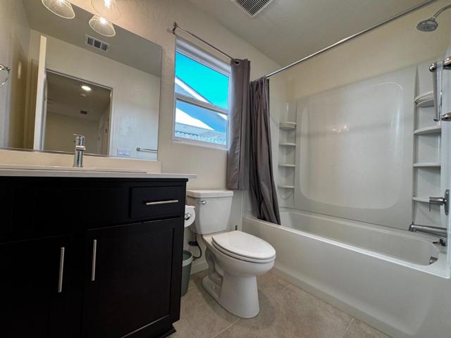 248 Grand Canyon Court, Merced CA: https://media.crmls.org/mediaz/f82afc68-2333-477d-99f8-ac2f11b8d992.jpg