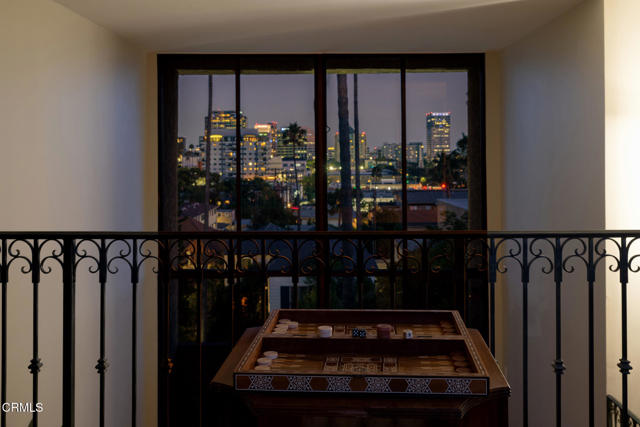 125 W Mountain Street, Glendale CA: https://media.crmls.org/mediaz/f82b5bb1-e26b-454e-82d1-95626428d7da.jpg