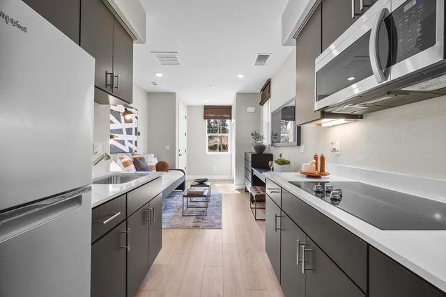 21061 Story Street, Castro Valley CA: https://media.crmls.org/mediaz/f82bc4f0-230f-4db6-9445-d72e55cfedf2.jpg