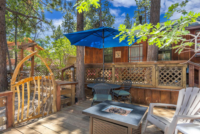 40114 Esterly Lane, Big Bear CA: https://media.crmls.org/mediaz/f82bc72a-44d0-4f98-8535-b4af6f2cbbc2.jpg