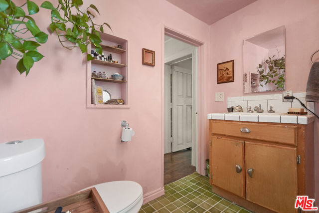 627 Dimmick Drive, Los Angeles CA: https://media.crmls.org/mediaz/f82bce88-0207-4540-b720-315217a6a55e.jpg