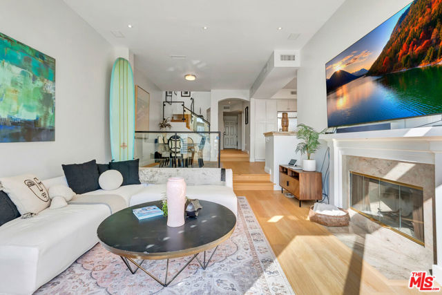 6438 Lunita Road, Malibu CA: https://media.crmls.org/mediaz/f82bd5e2-20c1-4689-ae24-9988f9b21c9c.jpg