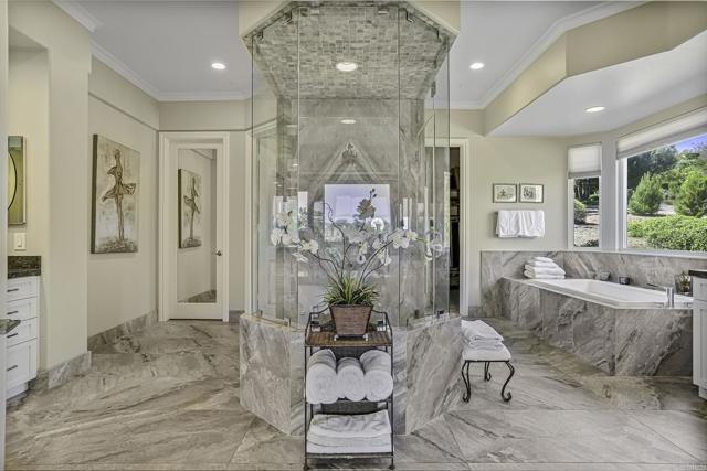 Detail Gallery Image 7 of 24 For 405 Bridoon Ter, Encinitas,  CA 92024 - 5 Beds | 4/2 Baths