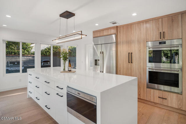 29504 Woodbrook Drive, Agoura Hills CA: https://media.crmls.org/mediaz/f82ce640-a355-4534-a120-47ae9d7b7d5a.jpg