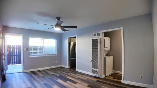 3934 Marine View Ave, San Diego CA: https://media.crmls.org/mediaz/f82d24df-2d2c-4ba8-a390-12bd8cf76864.jpg