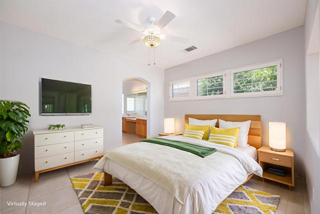 44950 Calle Santa Barbara, La Quinta CA: https://media.crmls.org/mediaz/f82dd5aa-a939-4666-a895-5763c68bcaf3.jpg