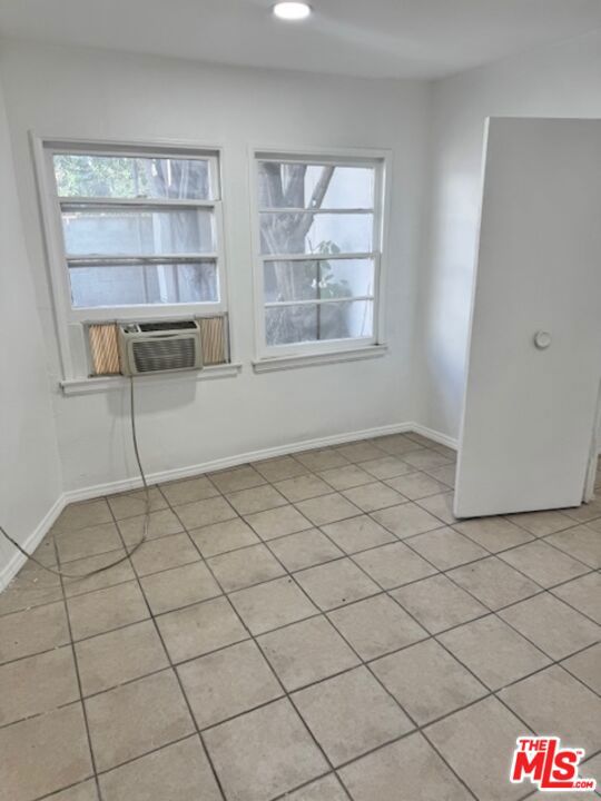 8732 Dorrington Avenue, West Hollywood CA: https://media.crmls.org/mediaz/f82e2f37-fec2-4160-a881-d1c24d3e26c9.jpg