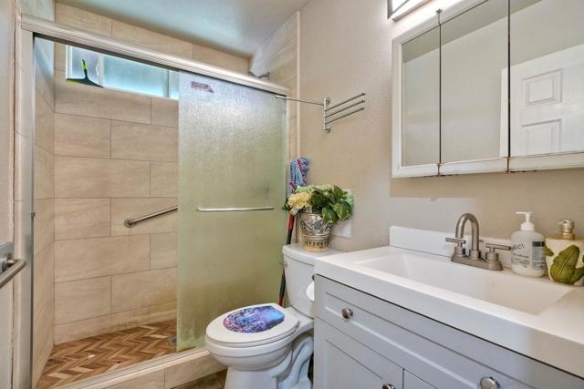 5091 Alumni Pl, San Diego CA: https://media.crmls.org/mediaz/f82e7087-a13d-421f-a45b-d6f1ccb415f7.jpg
