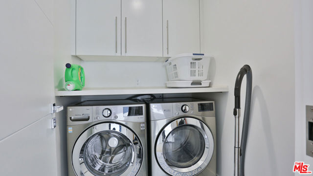 842 S Ogden Drive, Los Angeles CA: https://media.crmls.org/mediaz/f82fe51e-e957-415f-9348-d9d42d8526f2.jpg