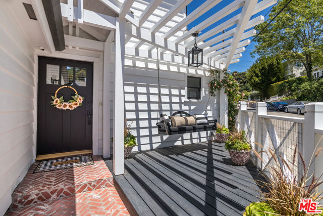 2205 Beverly Glen Place, Los Angeles CA: https://media.crmls.org/mediaz/f8303ee5-0a76-4365-b32c-46da173ac2bd.jpg