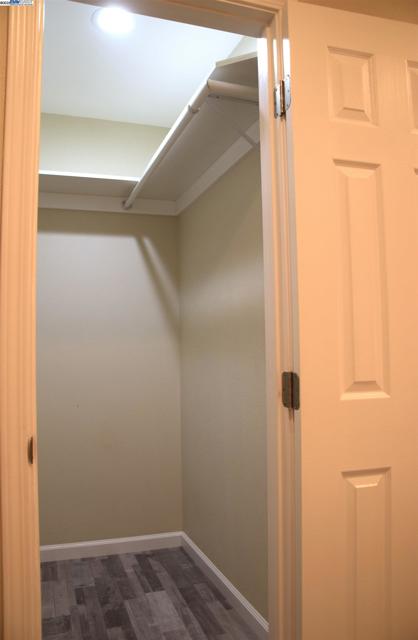 2412 8Th St, Berkeley CA: https://media.crmls.org/mediaz/f831b76a-687f-4692-b134-23abd390c934.jpg