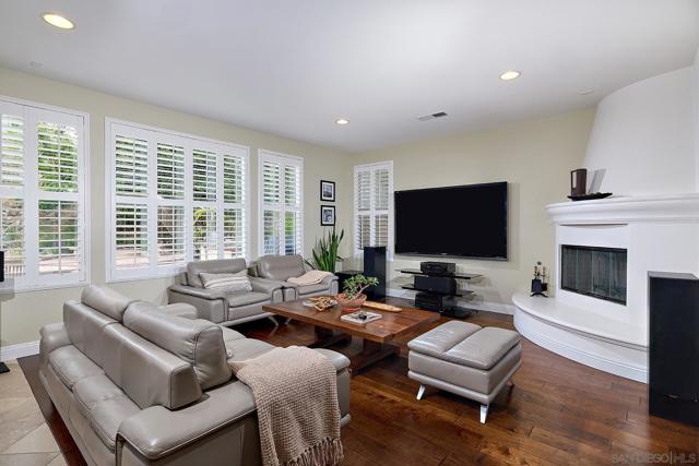7319 Paseo Capuchina, Carlsbad CA: https://media.crmls.org/mediaz/f833f634-acb7-44f9-9cda-01a7bdc7dc56.jpg
