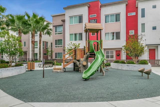428 Whistler Place, San Jose CA: https://media.crmls.org/mediaz/f83415ac-a266-4ace-8ce6-61d8c225d43d.jpg