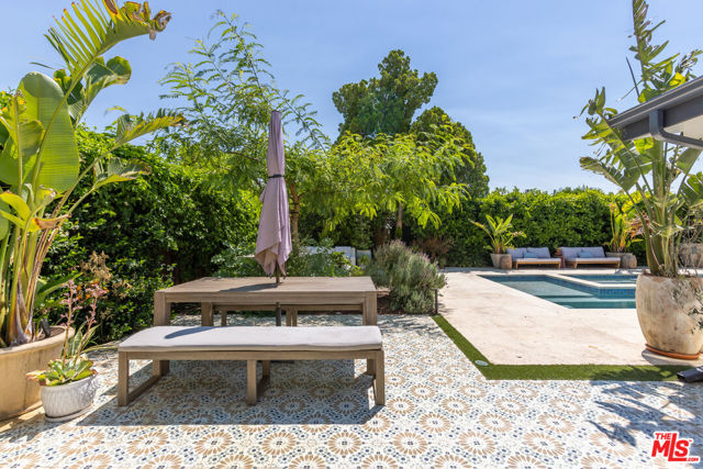 7442 Capps Avenue, Los Angeles CA: https://media.crmls.org/mediaz/f8344dcc-555d-4c13-92d0-25ad99116306.jpg