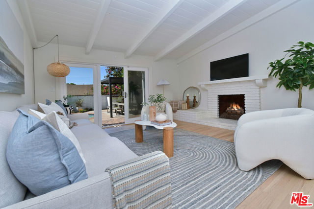 12614 Morrison Street photo 5