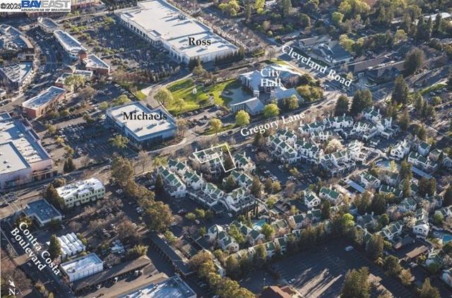 91 Gregory Ln #8, Pleasant Hill CA: https://media.crmls.org/mediaz/f834dbde-5426-47d2-a97e-0691820e894c.jpg